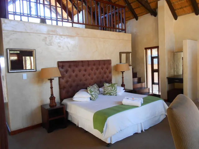 فيلا بسريرين منفصلين وسريرين كينج بـ4 غرف نوم، Morokolo Safari Lodge 4/10
