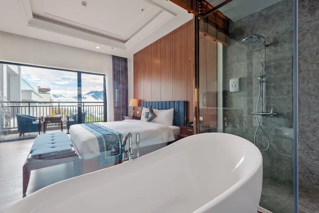 Grand, Deluxe, King Bed, Mountain View, Bamboo Sapa Hotel 5/5