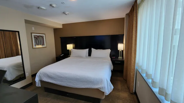 جناح بسرير كينج بغرفة نوم واحدة، Staybridge Suites Denver Downtown 1/7