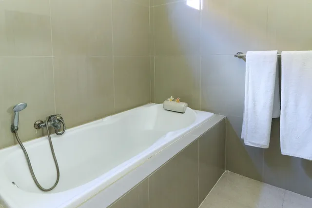 بنغل ديلوكس بسرير مزدوج، Taman Damai Bungalow by ZUZU 6/6