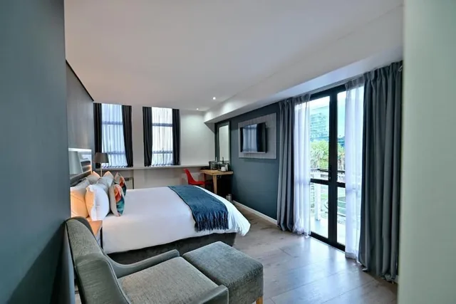 غرفة ديلوكس بسرير كينج بإطلالة على الجبل، Fountains Hotel 7/10