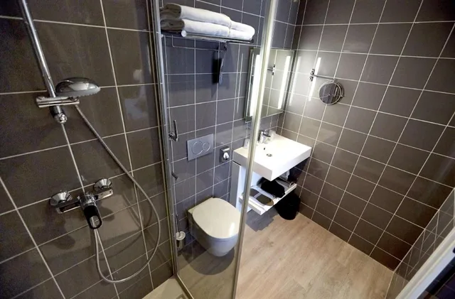 غرفة قياسية بسريرين منفصلين مع أريكة، KYRIAD BREST CENTRE 2/4