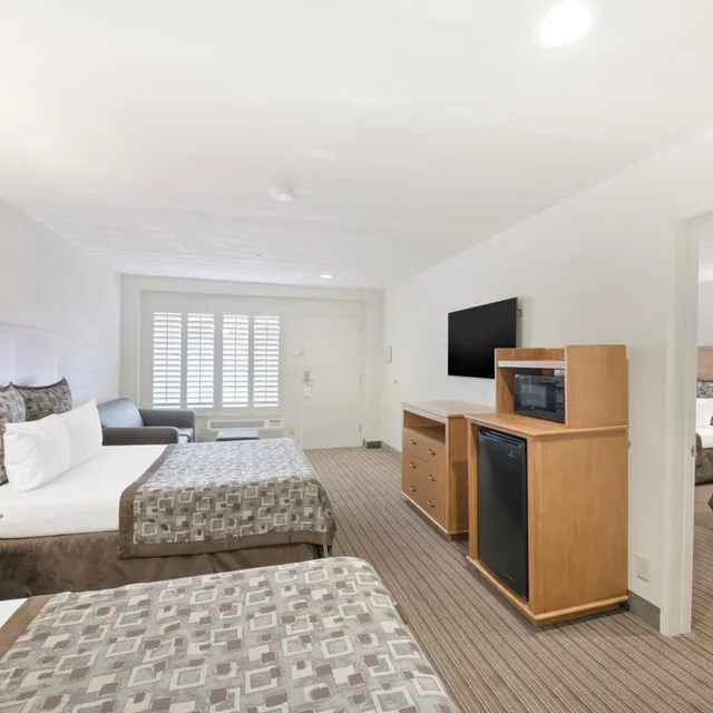 جناح جونيور ديلوكس، Anaheim Desert Inn and Suites 1/4