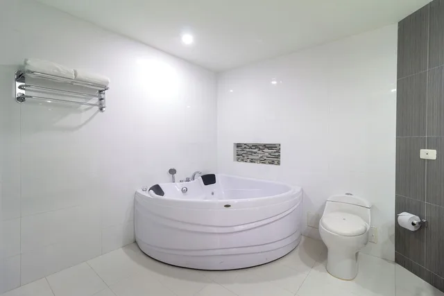 جناح رئاسي بسرير كينج مع أريكة، Hotel Baroca 5/5