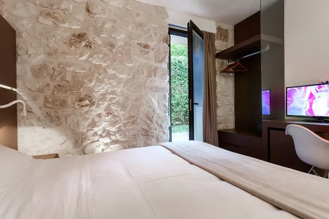 Superior, Double Bed, Patio, Villa Boscarino 2/5