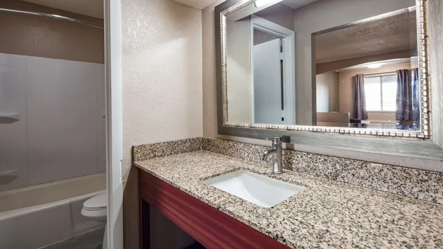 غرفة قياسية بسريرين كوين، SureStay Hotel by Best Western Olathe 4/5