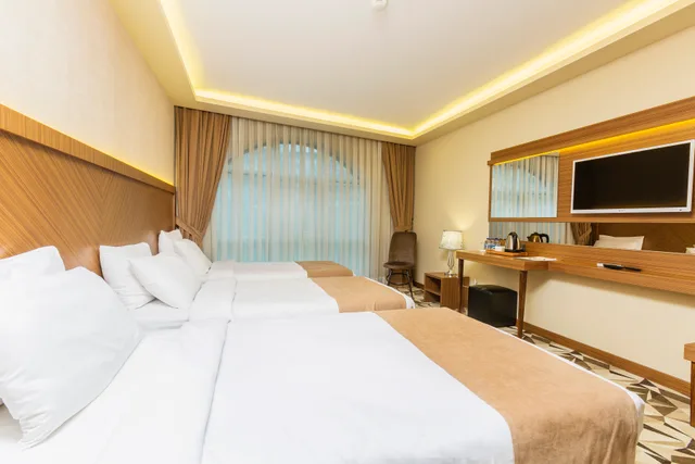 غرفة ديلوكس ثلاثية، Atro Hotel 1/10