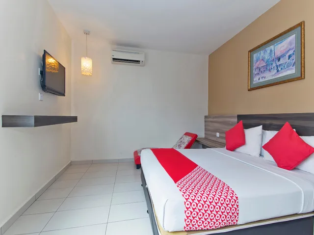 غرفة ديلوكس بسرير كوين، Hotel Suria Malaqa 1/2