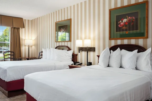 Standard, 2 Queen Beds, No View, Bayshore Resort 4/10
