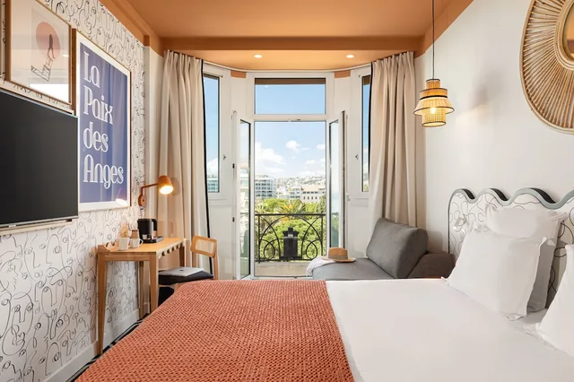 غرفة سوبيريور ثلاثية بسرير كينج بإطلالة على البحر مع أريكة، Hotel Albert 1er Nice 1/7