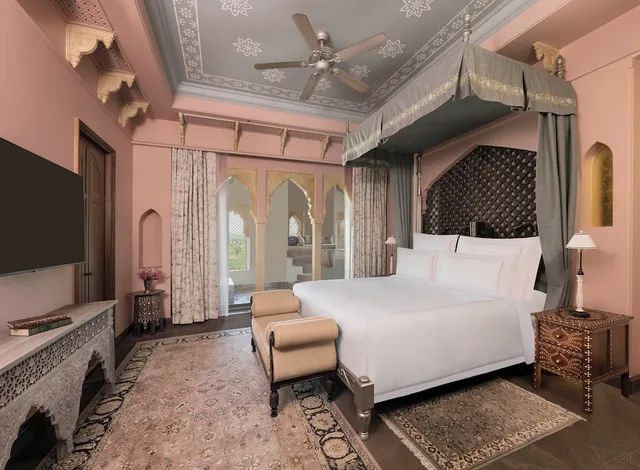 1 Bedroom, Raffles, Suite, King Bed, Plunge Pool، Raffles Jaipur 2/4