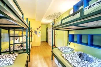 سكن مشترك مختلط قياسي، Island Hostel - Adults only 1/1