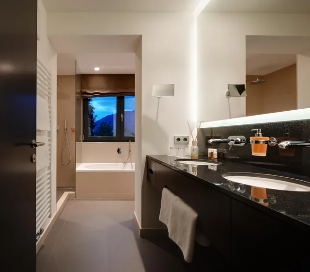 جناح بشرفة، Lindenhof Pure Luxury & Spa DolceVita Resort 5/6