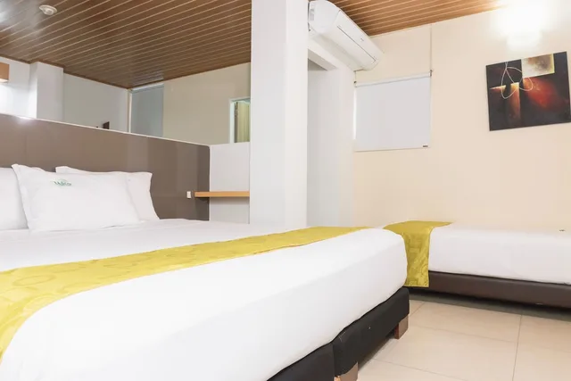 غرفة أساسية ثلاثية بثلاثة أسرّة، Waira Suites Hotel 2/6