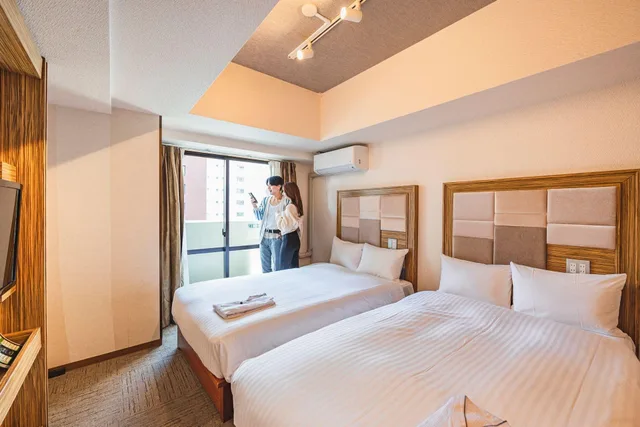 Room, Twin Beds, Light Housekeeping, Smoking، Hotel Relief Namba Daikokuchou 1/5