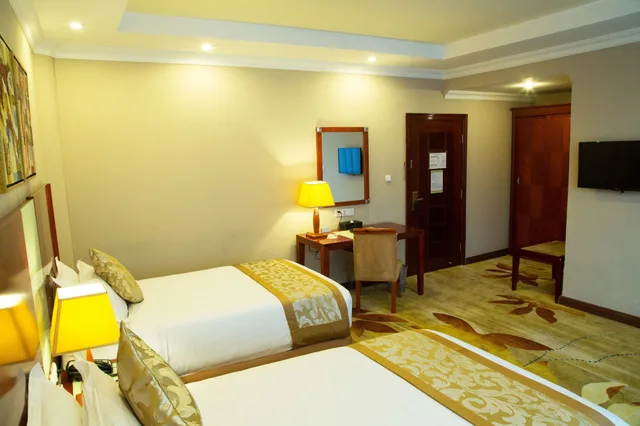 غرفة بسريرين منفصلين، Jupiter International Hotel Cazanchise 2/5