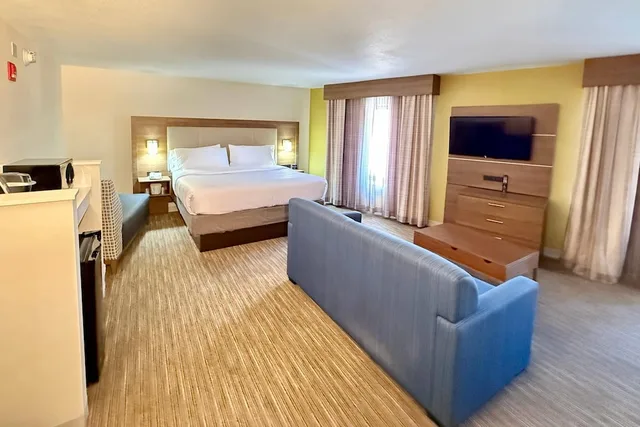 جناح بسرير كينج، Country Inn & Suites by Radisson, Downtown Albany New York 2/6