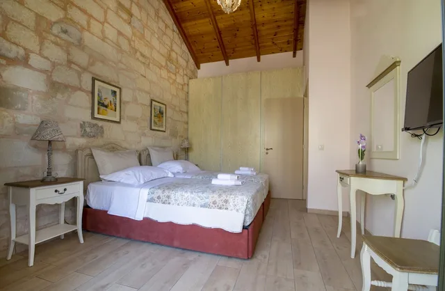 فيلا سوبيريور بسرير كوين وسريرين منفصلين بغرفتي نوم مع أريكة بمسبح خاص، Villa Constancia 1/10
