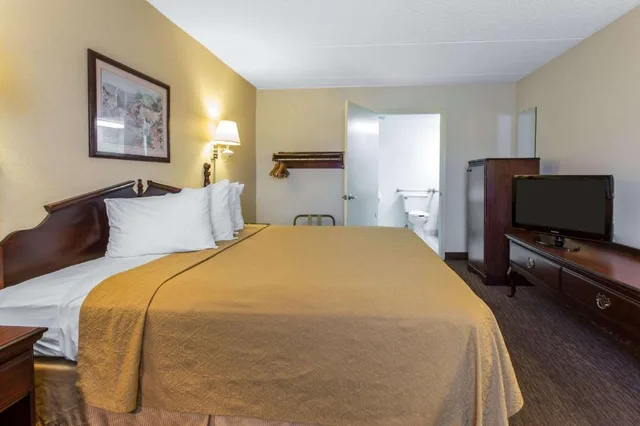 غرفة بسرير كوين للمدخنين، Quality Inn Cordele 2/7