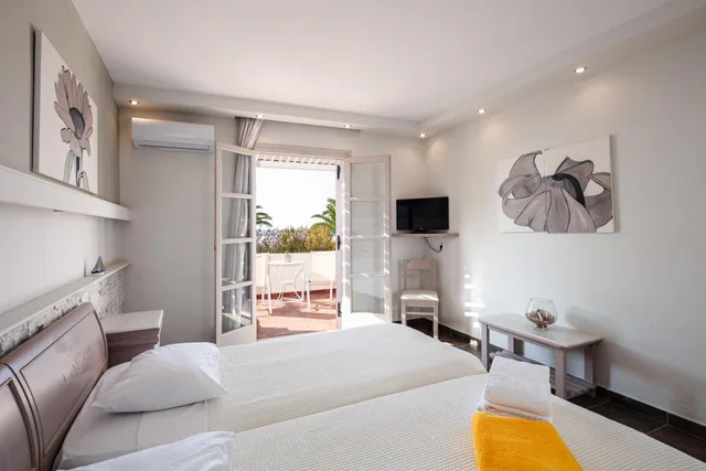 غرفة قياسية بإطلالة على البحر بشرفة، Kavuras Village Hotel & Suites 5/10