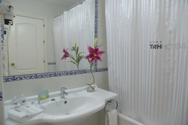 غرفة قياسية بسريرين منفصلين، Hotel TRH La Motilla 5/5