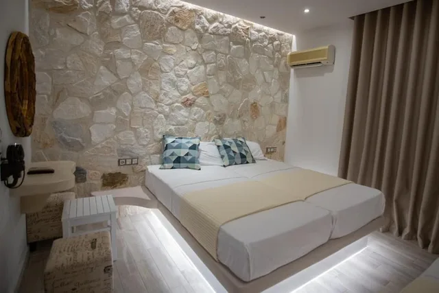 Junior Suite, Studio, 3 Beds, Balcony، Katerina Roza Studios 8/10