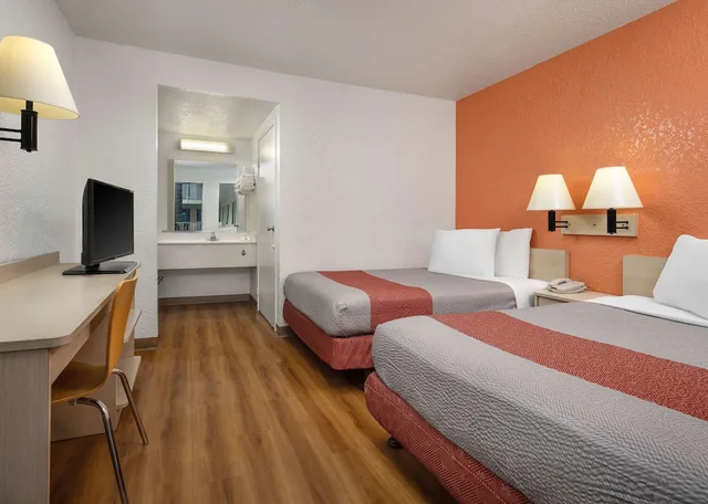 غرفة بريميوم بسريرين مزدوجين، Motel6 Buena Park, CA - Knotts Berry Farm - Disneyland 4/7