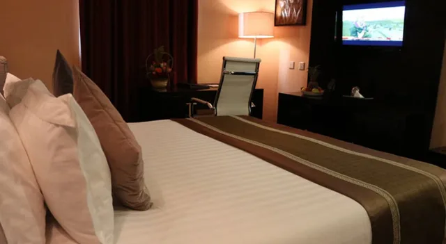 غرفة عائلية بسرير كينج وسريرين منفصلين، Saro-Maria Hotel 3/4