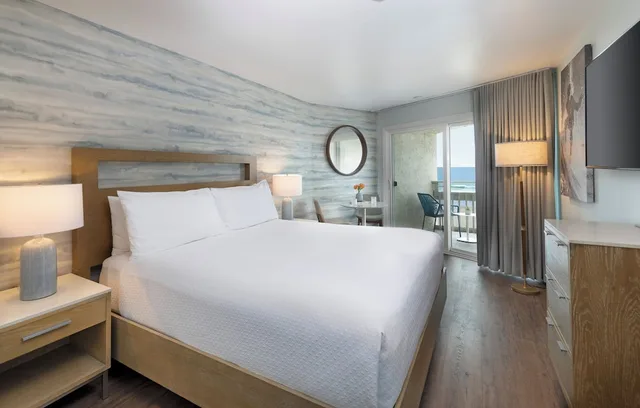 غرفة بسرير كينج بإطلالة على البحر بشرفة، The Wayfarer San Diego 5/10