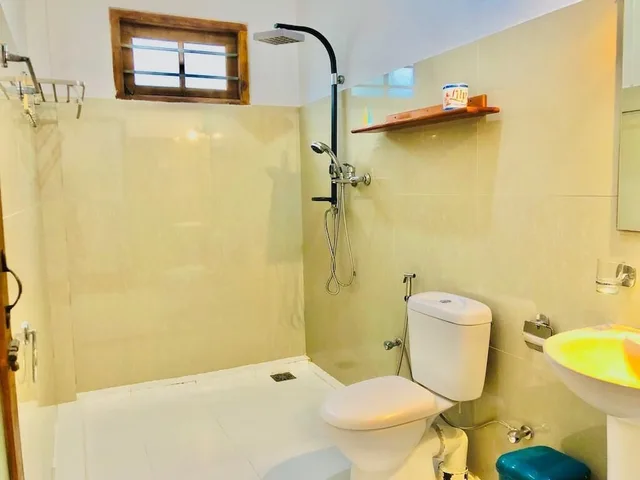 غرفة ديلوكس بسرير كينج بغرفة نوم واحدة، Mirissa Beach Inn 5/7