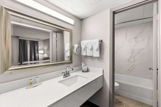 غرفة بسرير كوين، Days Inn by Wyndham Clayton 5/5