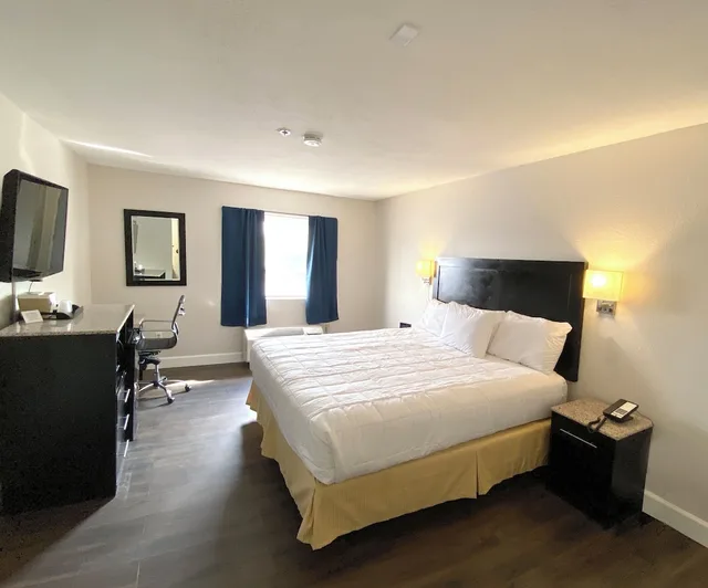 غرفة بسرير كوين لذوي الإعاقة، Quality Inn Del Rio 3/4