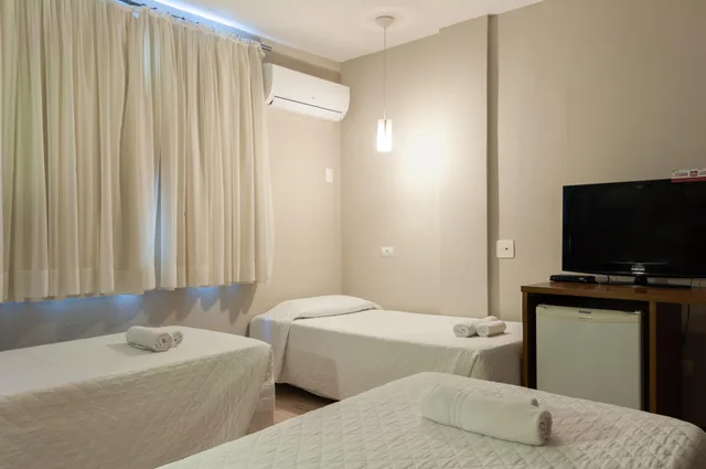 غرفة قياسية ثلاثية، San Juan Executive 3/6