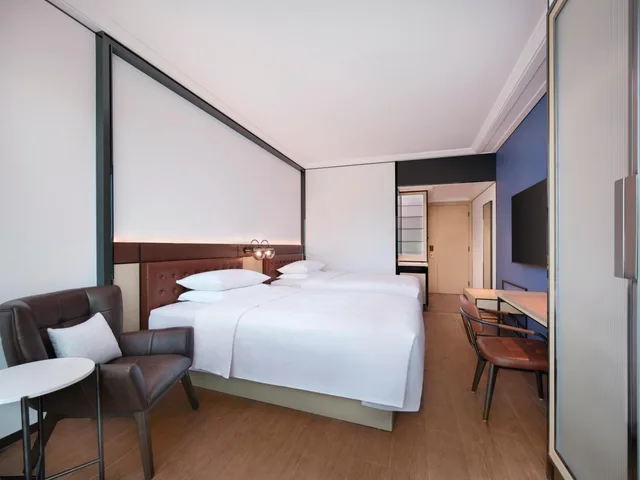 غرفة بريميوم بسريرين مزدوجين، Four Points By Sheraton 1/3