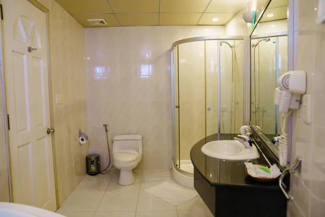 جناح جونيور بسرير كوين وسرير فردي، Lotus Saigon Hotel 4/6