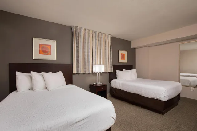 2 Bedrooms, Suite, Ocean Front, Corner، Prince Resort 1/5
