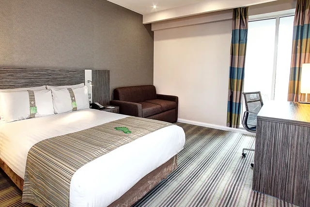 غرفة قياسية بسرير مزدوج مع أريكة، Holiday Inn Southend 6/10