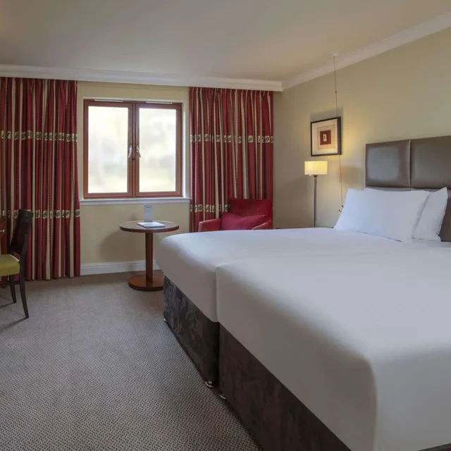 غرفة كلاسيكية بسريرين منفصلين لذوي الإعاقة، Glasgow Westerwood Hotel, Spa & Golf Resort 3/7