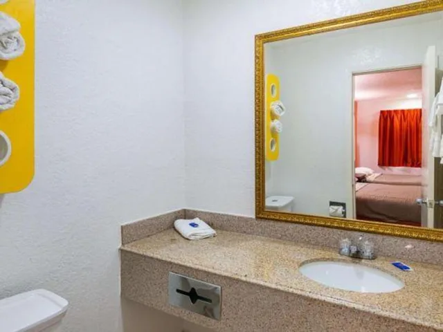 2 Full Beds - Non-Smoking, Micfridge، Motel6 Red Oak, TX - Dallas 6/6