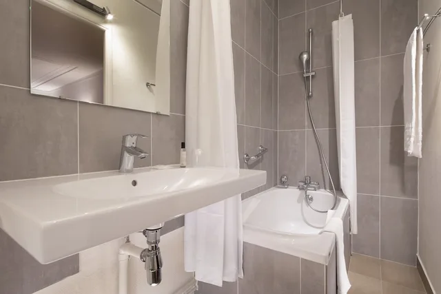 غرفة سوبيريور بسرير مزدوج، HOTEL SAINT-ROCH 4/4