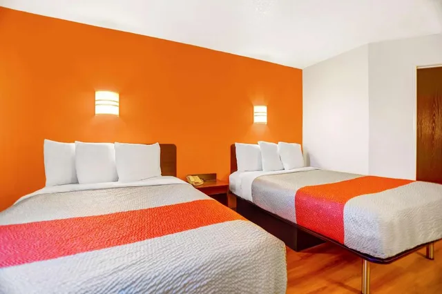 Room, 2 Double Beds, Motel6 Benson, AZ 2/4
