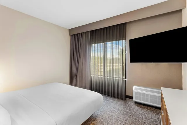 جناح بسرير كينج بغرفة نوم واحدة لذوي الإعاقة، Courtyard by Marriott Chicago Southeast/Hammond 2/2
