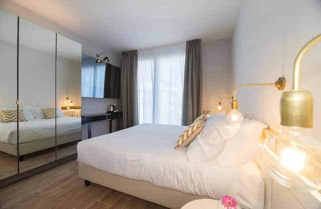 جناح عائلي بسريرين مزدوجين مع أريكة، Residence Ten Suite 3/9