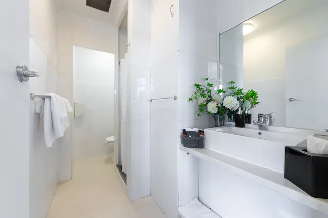 1 Bedroom, Family Suite, Unit, Queen and Twin Beds, Garden View, Kitchenette، Aarangi Motel 6/6
