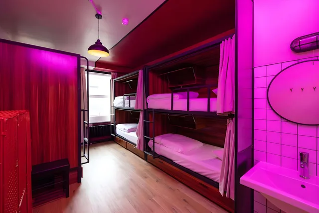 Mixed Dorm, 6 Beds, 3 Bunk Beds, Malacuna Manchester 3/3