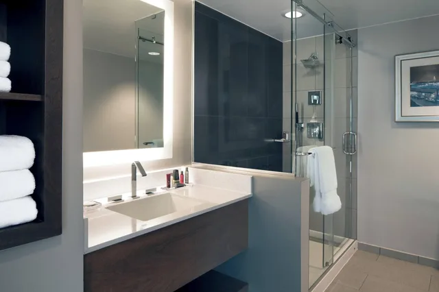Executive, Double Bed, Kansas City Marriott Country Club Plaza 4/4