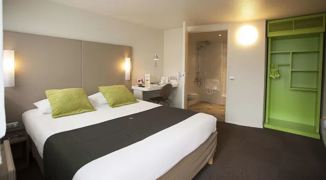 غرفة قياسية بسرير مزدوج، Hotel Campanile Bourges Nord Saint Doulchard 2/4