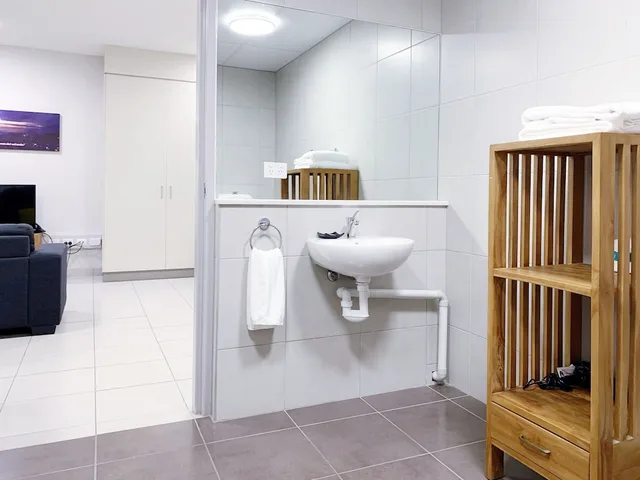 Room, Queen Bed, Harbour View, Accessible, Ramada Suites by Wyndham Zen Quarter Darwin 1/2