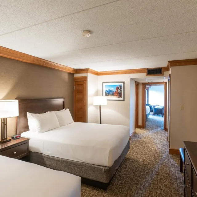 غرفة، Crowne Plaza Lake Placid 1/2