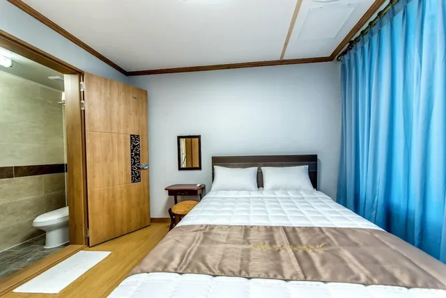 Room, Double Bed, 20 Pyeong، Sea & Wave Pension 1/10